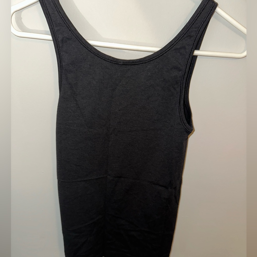 Lululemon black tank top